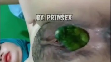 Gokil VCS Cewek Jilbab Manies Coba Omek Pake Botol