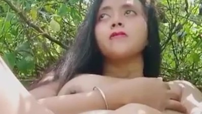 Tante Yunita Colmek di Semak