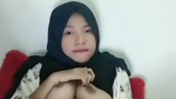 Abg Jilbab Pake CD Kuning Colmek Untuk Pacar