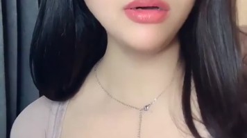 Makin Besar Susunya Araa Ludahin Crot Dimulut HOT51